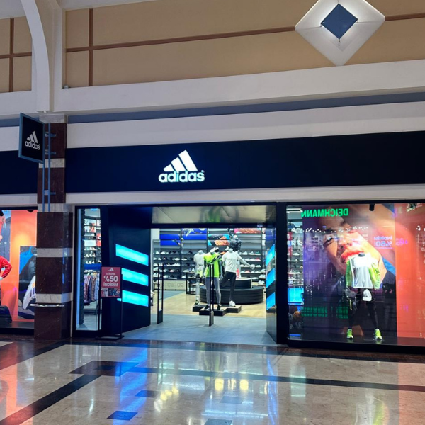 M1 Konya AVM’deki Adidas mağazası yenilendi
