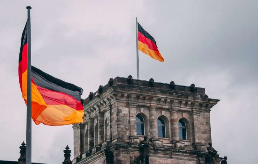 Almanyada perakende satislar e ticaret satislarinin etkisiyle 25 dustu
