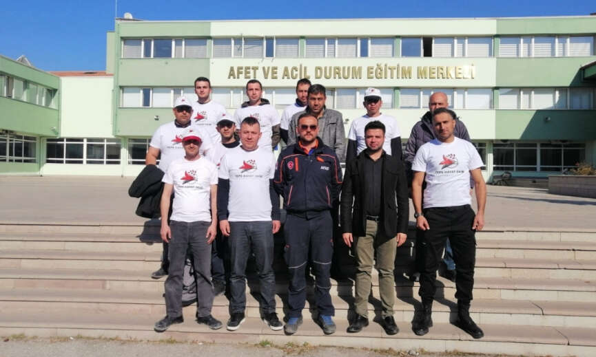 Tepe Kurumsal Cozumler deprem bolgesindeki calismalarini surduruyor