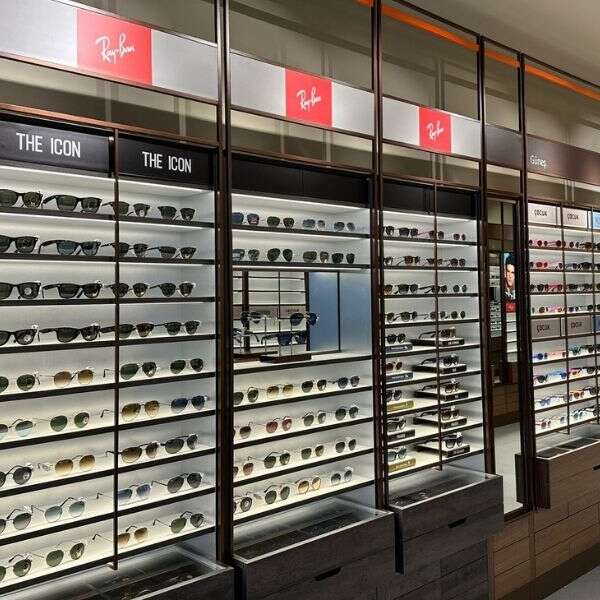 Atasun Optik yeni mağazasını Balıkesir Edremit Cadde’de açtı