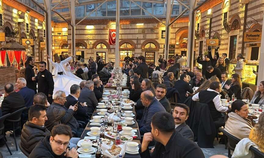 Beta Gida Geleneksel Beta Yeni Han Iftar Yemeginde is ortaklari ile bir araya geldi