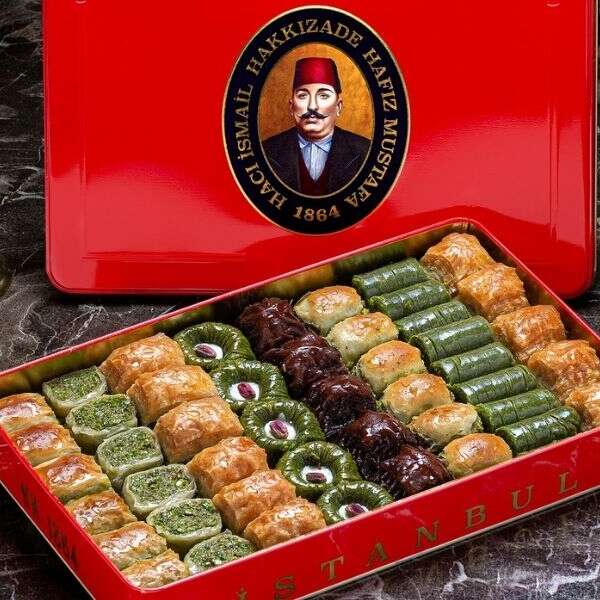 Türkiye’nin milli gururu Hafız Mustafa iftar sofralarına lezzet katıyor