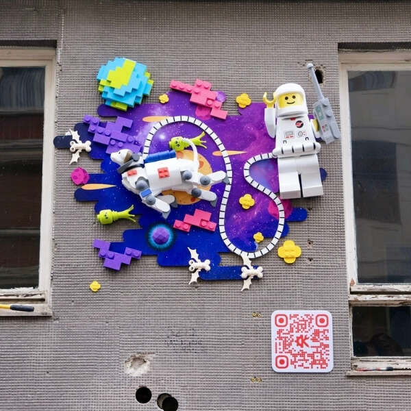 LEGO Türkiye çocuklar için uzayı İstanbul duvarlarına taşıdı
