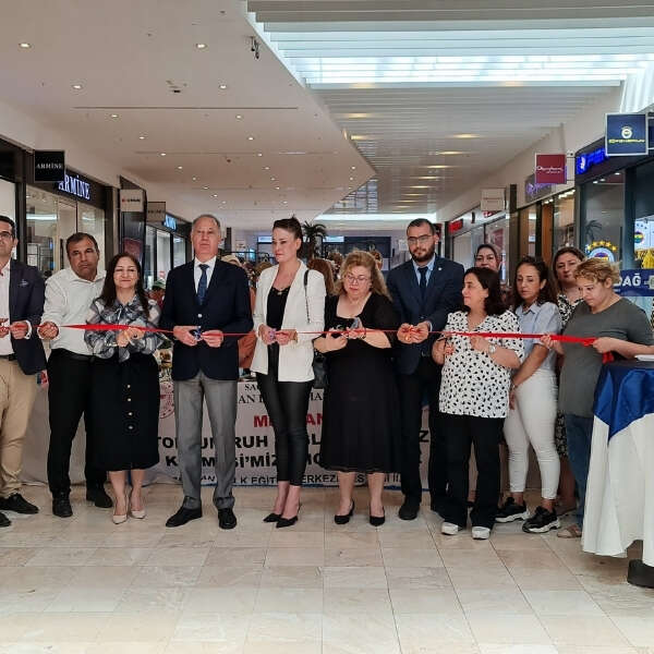M1 Adana AVM’deki “iyilik” temalı kermes ziyaretçilerden büyük ilgi gördü