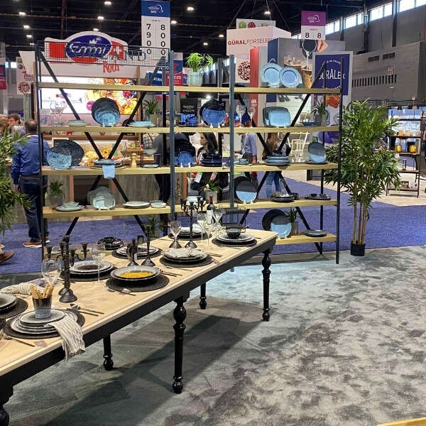 Porland, beyazın zarafetini yansıtan koleksiyonlarıyla NRA Show Fuarı’nda yoğun ilgi gördü