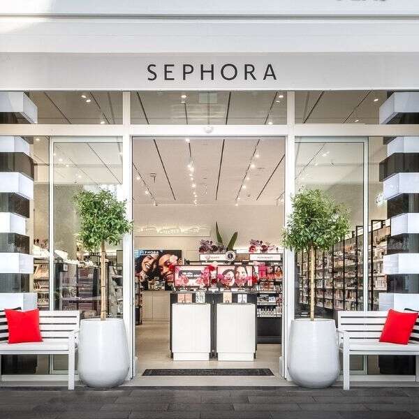 Sephora, Türkiye’de ki ilk plaj konseptli mağazasını Antalya’da açtı