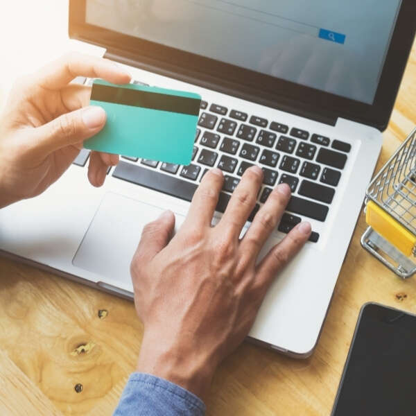 Geçen seneden bu yana internet alışveriş oranı 3 puan geriledi