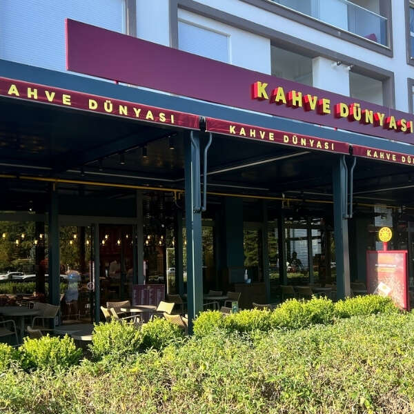 İlker Özçetin 12 Kahve Dünyası’ndan Eskişehir’e bir mağaza daha