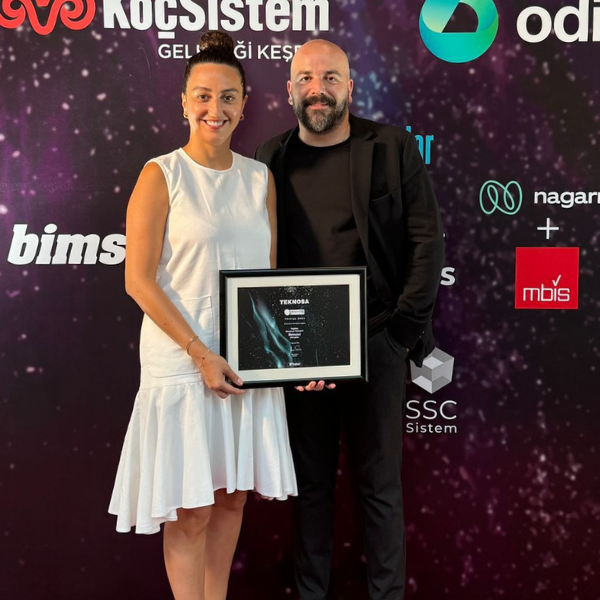 İlker Özçetin 4 Teknosa’ya Bilişim 500’den ödül