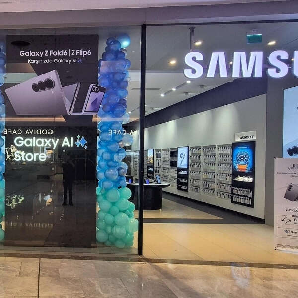 İlker Özçetin 7 Samsung’dan Emaar AVM’de yeni Galaxy Z Serisine özel etkinlik