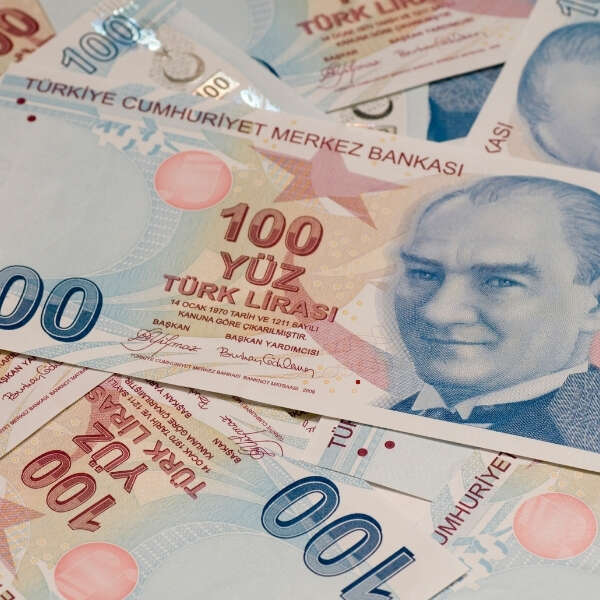 Bankacılık sektöründe ihtiyaç kredisi faizlerinde düşüş, mevduatlar azalırken taksitli krediler artışta