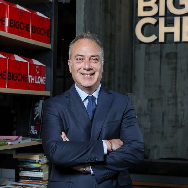 İlker Özçetin 2 BigChefs’in yeni menüsünde güvenli gıda sertifikasıyla “Hep Daha İyiye, Hep Daha İyi ye”