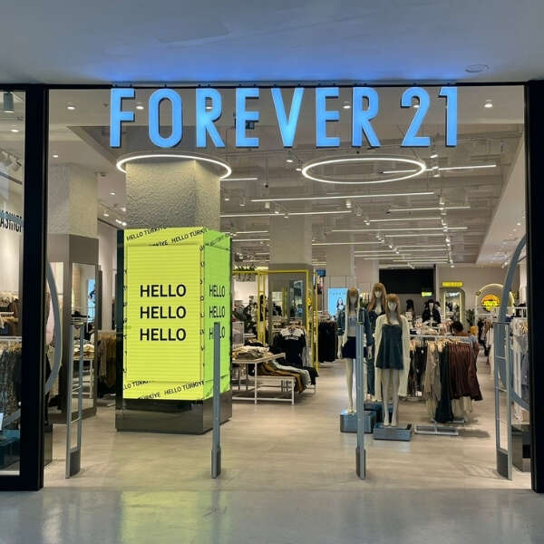 Forever 21, Kentpark’ta yeni mağazasını açtı