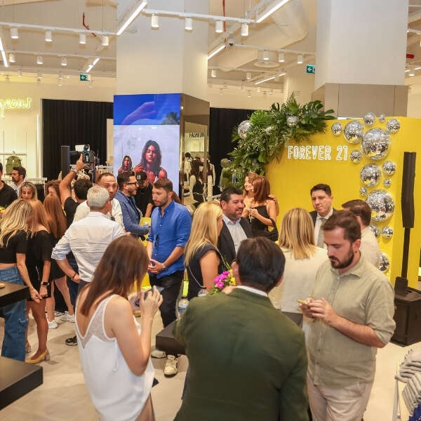 İlker Özçetin 7 Forever 21, Türkiye’deki ilk mağazasını Vadistanbul’da açtı