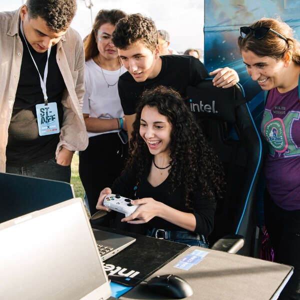 İlker Özçetin 11 Gaming Parkour, Watsons Gençlik Festivali’nde heyecanı zirveye taşıdı