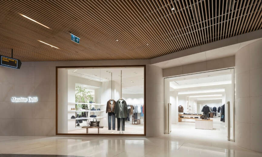 Massimo Dutti Zorlu Centerda yeni magaza konseptiyle yeniden acildi