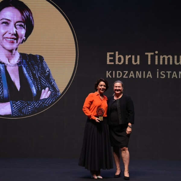 İlker Özçetin 5 KidZania İstanbul CEO’su Ebru Timur, “Yılın Lideri” seçildi