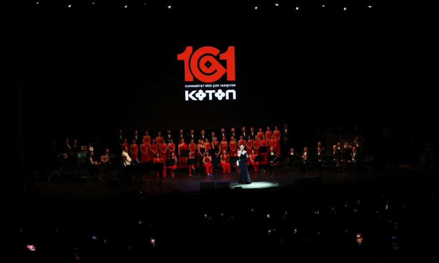 Koton Cumhuriyetimizin 101. yilini coskulu bir konserle kutladi