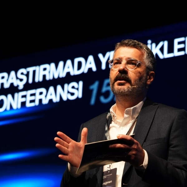 İlker Özçetin 4 Ipsos araştırmada yenilikler konferansı bağışları ile depremden etkilenen Malatya Doğanşehir Lisesi yenilendi