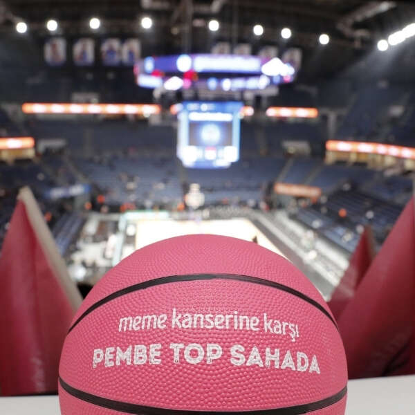 Pembe top sahada, Boyner yedi yıldır yanında