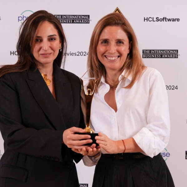 İlker Özçetin 12 Tertemiz duyguların sponsoru Bingo’ya Stevie Awards’tan altın ödül