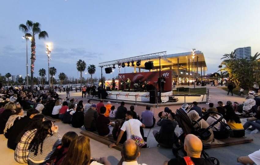 Buyuk onder Ataturk M1 Adana AVMde anildi