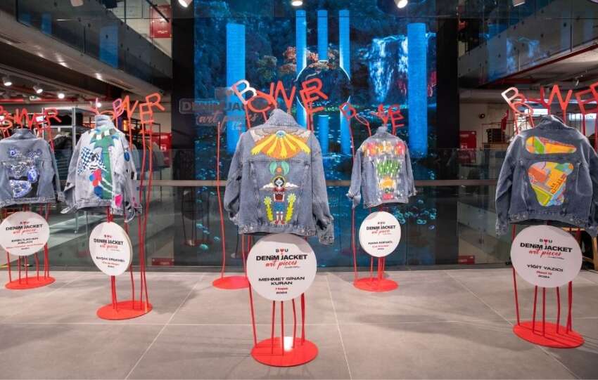 Denim Jacket Art Pieces koleksiyonunda