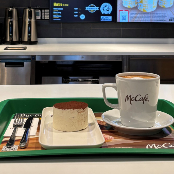 İlker Özçetin 5 McDonald’s Türkiye’den Çevre Dostu Yenilik: “Yeşil Tepsi” kullanıma sunuldu