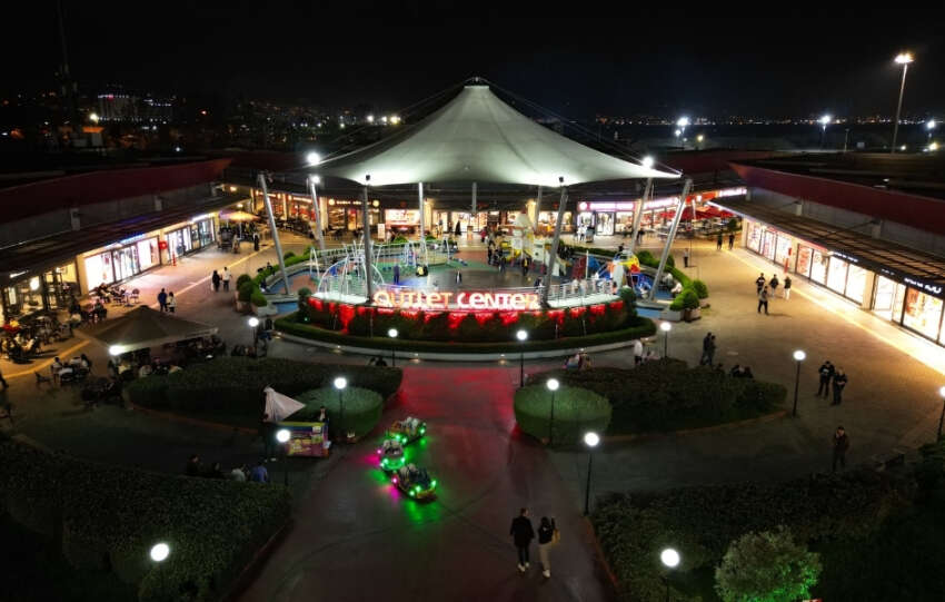 Outlet Center Izmitte 12 Aralik Magazacilar Gunu