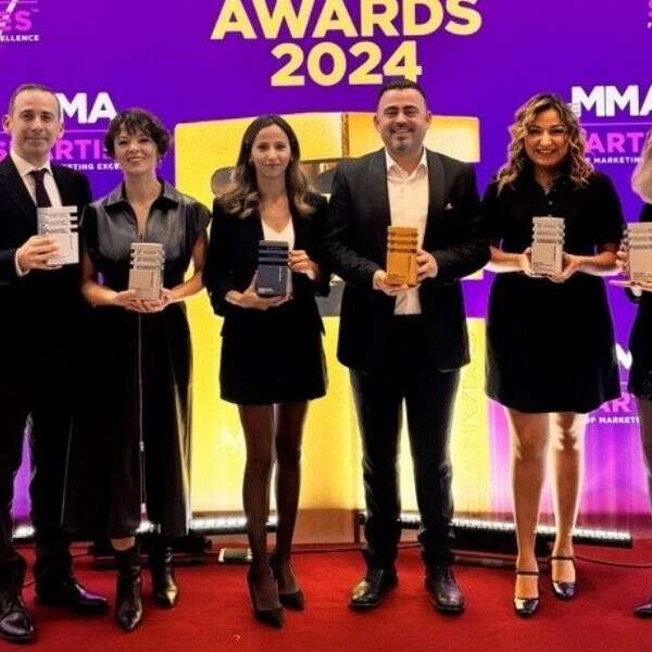 Teknosa Smarties Awards Türkiye’de yılın markası seçildi