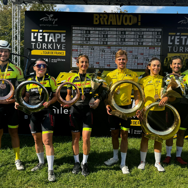 Asperox bisiklet takımı yıl boyunca başarıya pedalladı