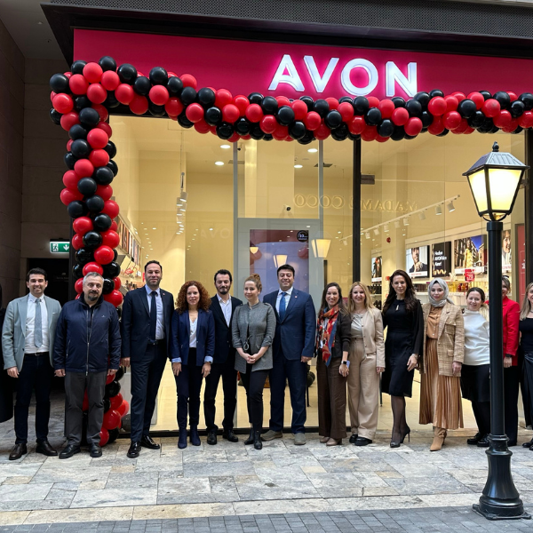 Avon’un 85’inci satış noktası İstanbul’da açıldı