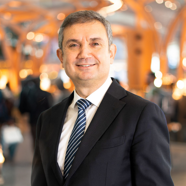 İlker Özçetin 12 İGA Holding’in CEO’su görevine Atalay Gümrah atandı