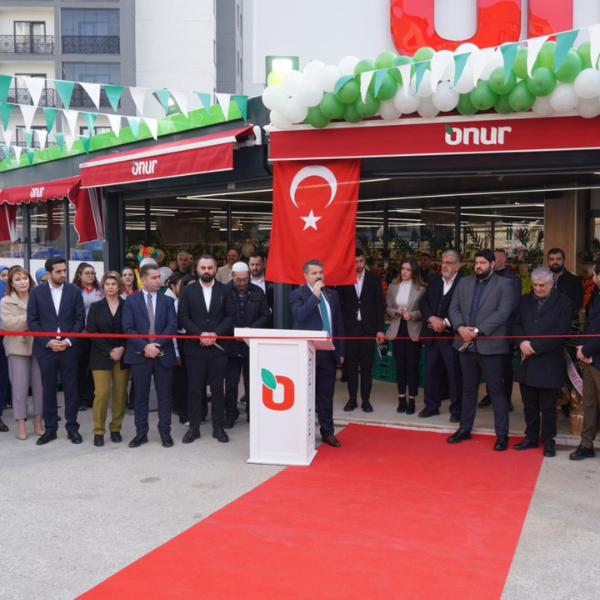 Onur Market Prestij Avlu Mağazası’nı gururla açtı