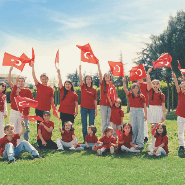 Bir çocuğun gülümsemesinden daha değerli ne olabilir ki