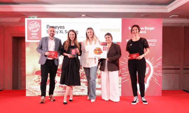 Popeyes Smoky XL Sandvic Yilin Secilmis Urunu Oldu