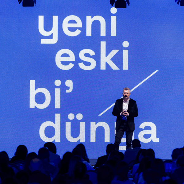 İlker Özçetin 11 “Yeni Eski Bi’ Dünya” Temasıyla Gerçekleşen 28. Araştırma Zirvesi, Geçmişten Geleceğe Güçlü Bir Köprü Kurdu