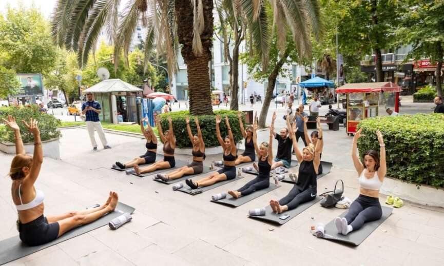 Damat Tween Stilde Nefes etkinligi ile moda ve yoga severleri bulusturdu