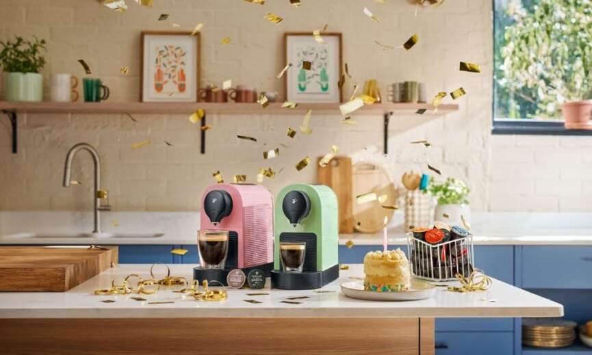 Tchibo Cafissimo Pure serisine 20.Yilina ozel iki yeni renk