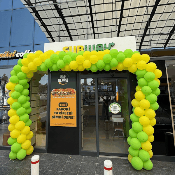 İlkay Keskin 11 TAB Gıda, üç markasıyla İstanbul’da altı yeni lokasyonda hizmete açıldı