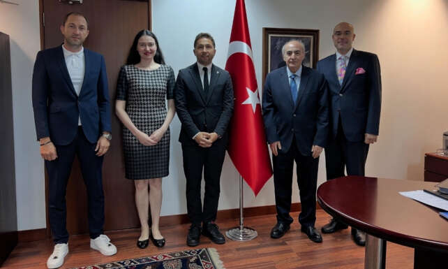 Lezita Asya Pazarindaki Stratejisini Guclendiriyor