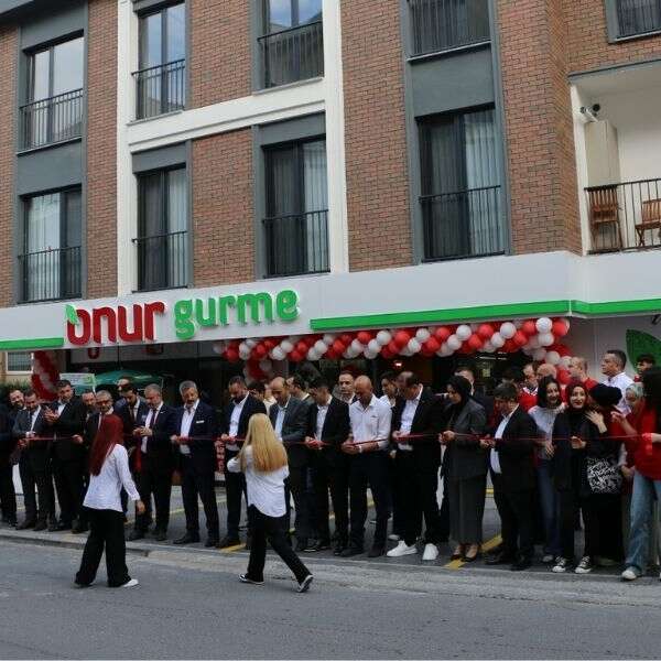 İlkay Keskin 4 Onur Market’ten gurme konseptiyle yeni bir açılış daha