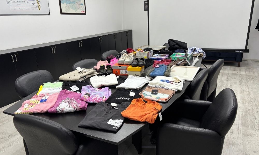 Outlet Center İzmit’te unutulan eşyalar ihtiyaç sahiplerine bağışlanıyor