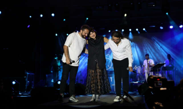 Sanatcilara cicek yerine cocuklara canta 13. Yil Coskusu ACEV bagisiyla anlam kazandi