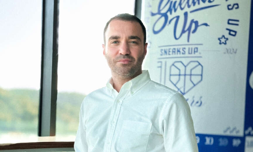 Sneaks Upta ust duzey atama