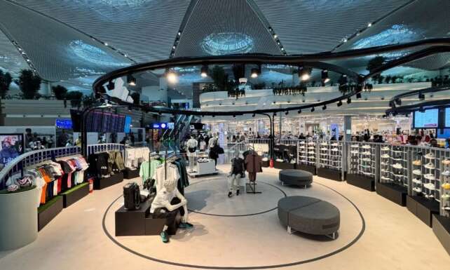 adidastan Istanbul Havalimaninda ozel konseptli yeni magaza