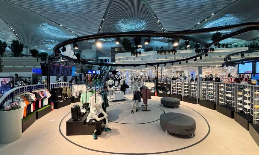adidastan Istanbul Havalimaninda ozel konseptli yeni magaza
