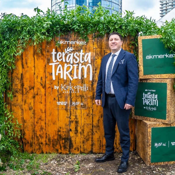 Akmerkez’in Üçgen Teras’ı Terasta Tarım Projesi ile yeşerdi