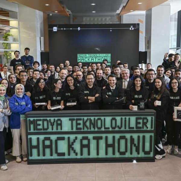 Arabica Coffee House’tan gençlere ve teknolojiye güçlü destek