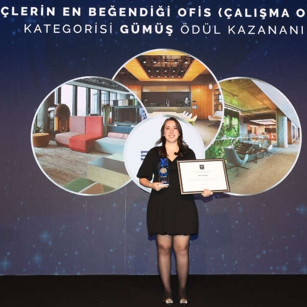 Erkmen Onbulak 8 BAT Türkiye’ye Youth Awards’tan ödül